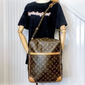 LOUIS VUITTON Danube GM Monogram Crossbody Messenger Shoulder Bag Lock/Key